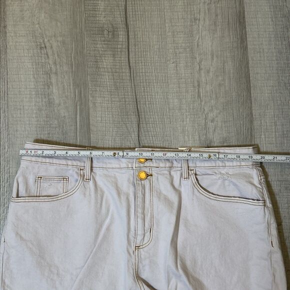 NWT Universal Thread High-Rise Vintage Midi Jean Shorts Cut Off Raw Hem Size 18W - Picture 12 of 16